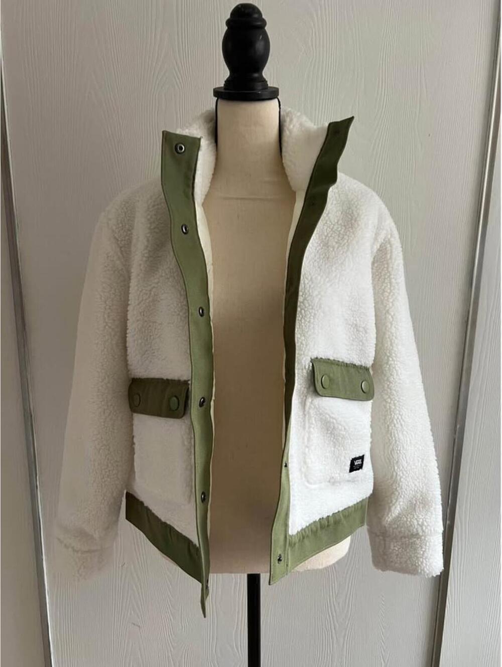 NWT Vans Tevis Sherpa Jacket ( Fleece Jacket)